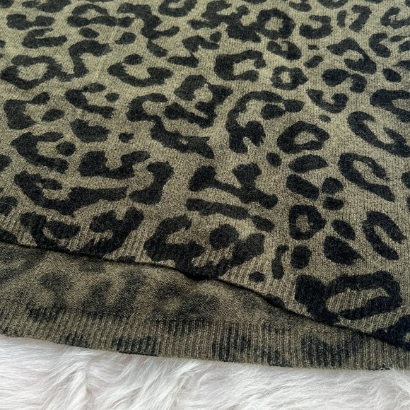 M Magaschoni Leopard Print Cowl Neck Cashmere Tunic - Picture 7 of 7